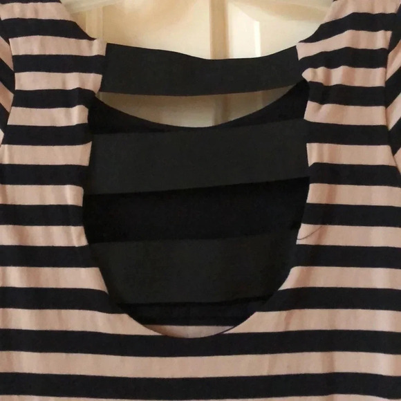 Knee-length striped dress woman’s size large - Picture 3 of 3